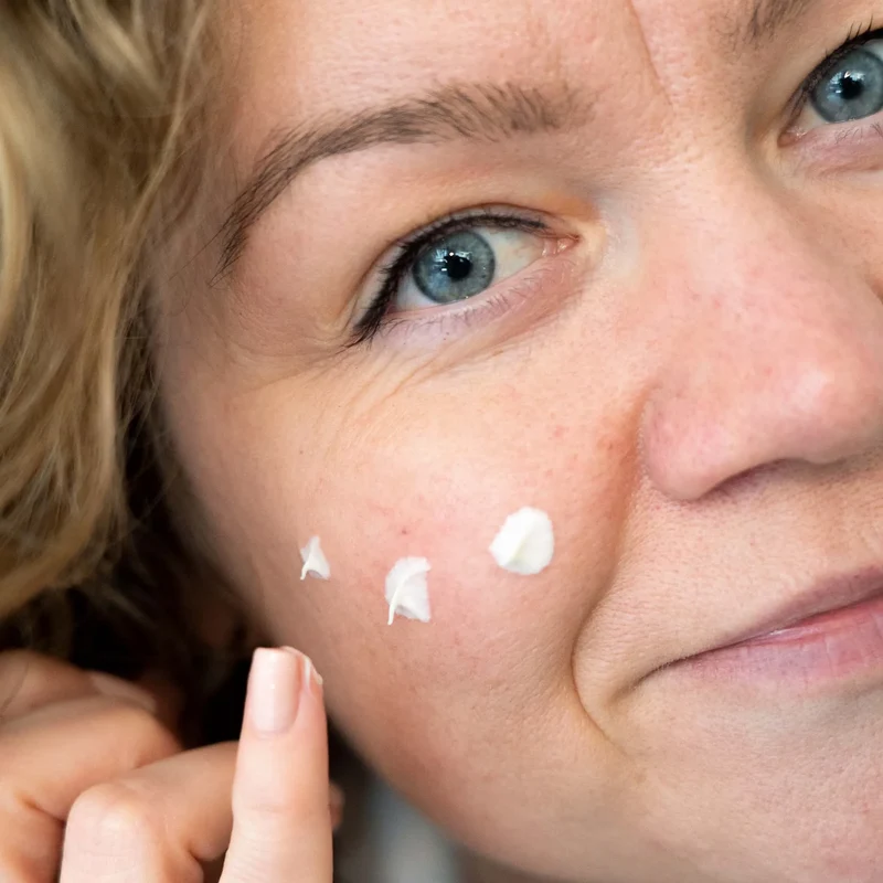 Anti-Aging Creme – CBD & Retinol 🖤