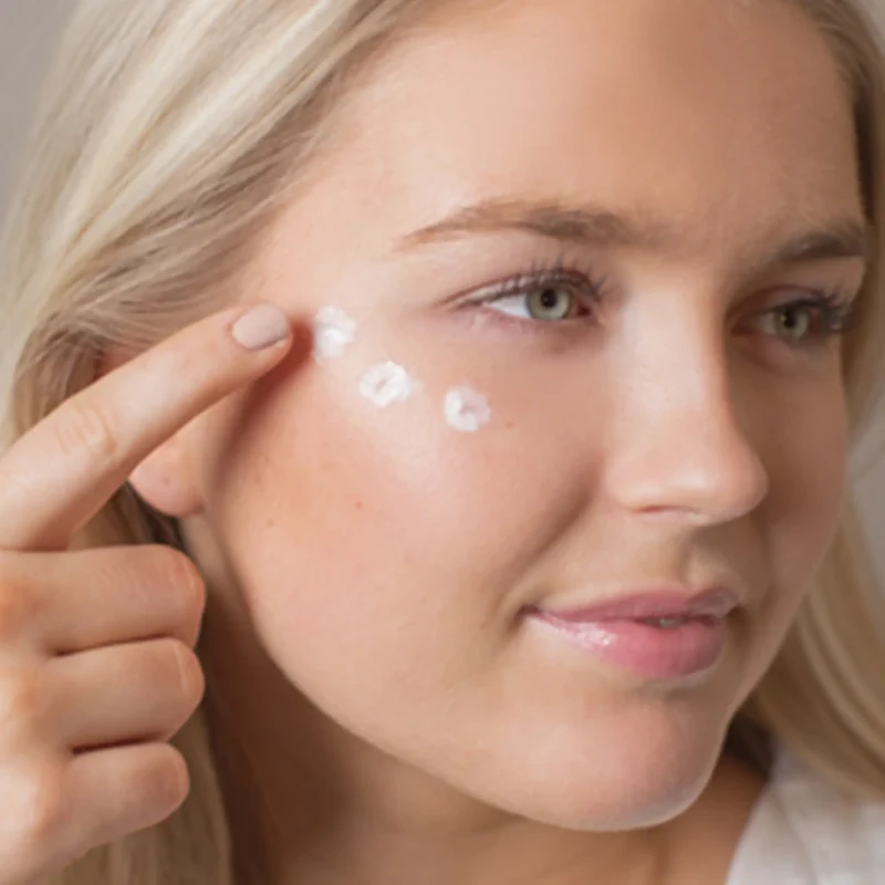 CBD Augencreme mit Hyaluronsäure